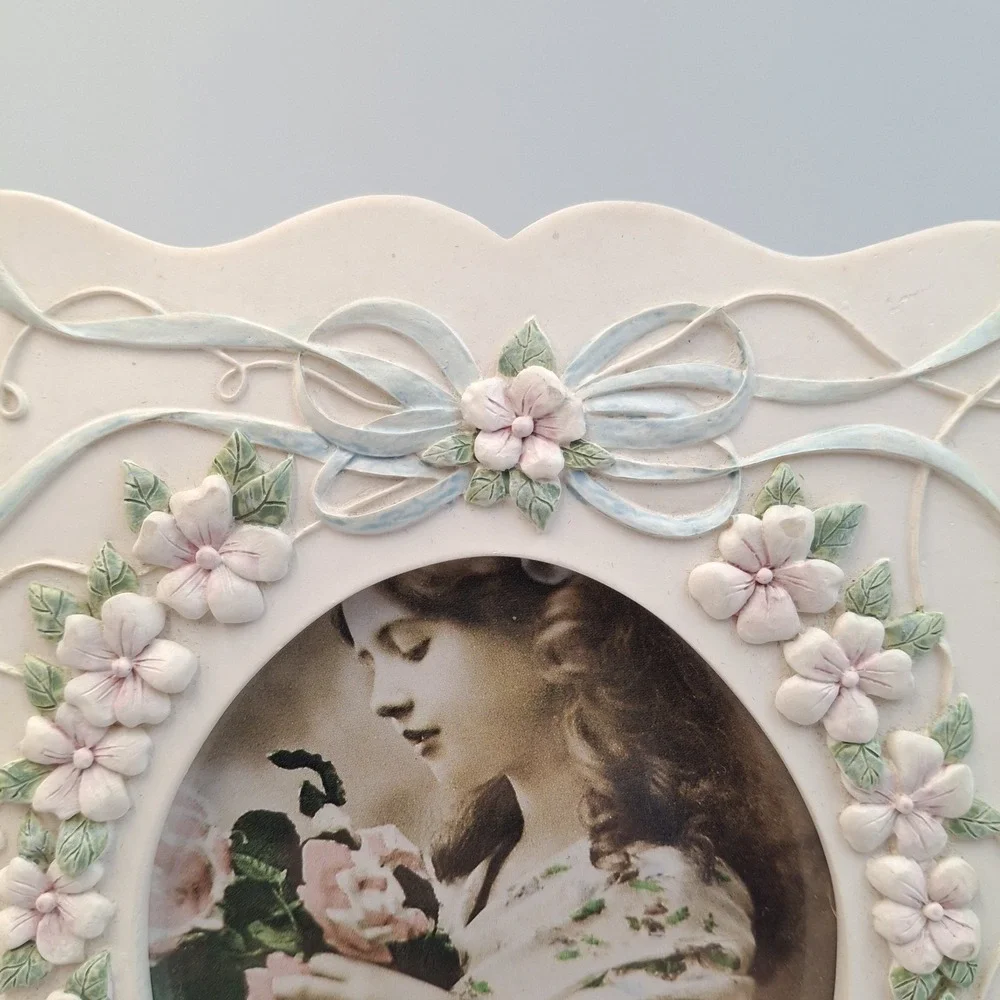 Vintage Style Resin Floral Picture Frame Madonna Child Relief Victorian Girl 5x7